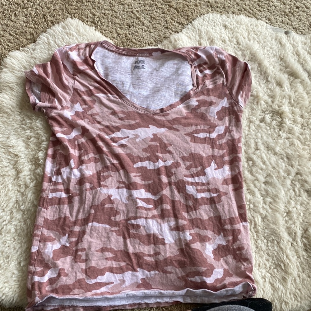 Pink tee